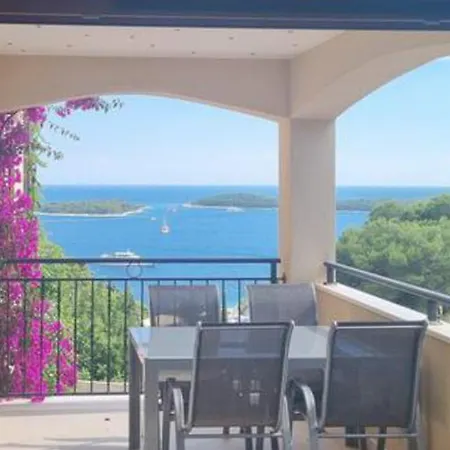 San Antonijo * Hvar Town